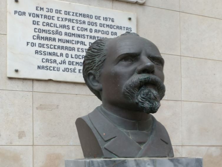 Busto de José Elias Garcia CM Almada